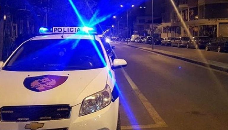 NDODH NË FIER/ Dëmtohen me gurë gjatë natës xhamat e zyrave elektorale të PS-së dhe PDIU-së