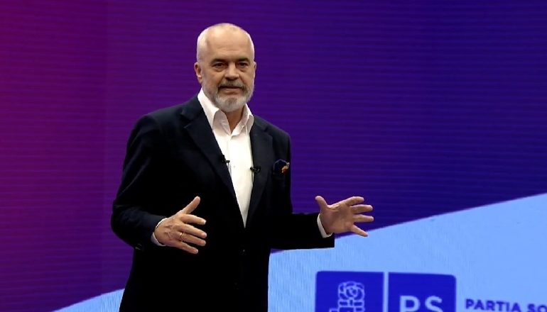 “TAKSA E SHESHTË RREZIKU MË I AFËRT”/ Rama: Si mund të paguajnë njëlloj ata që opozita i thotë “oligarkët”