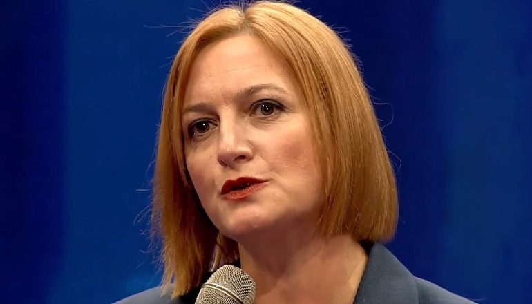 “NUK UA MERRTE MENDJA ASKUJT SE…”/ Denaj: 5 mijë euro grant për çdo emigrant të kthyer që hap biznes në Shqipëri