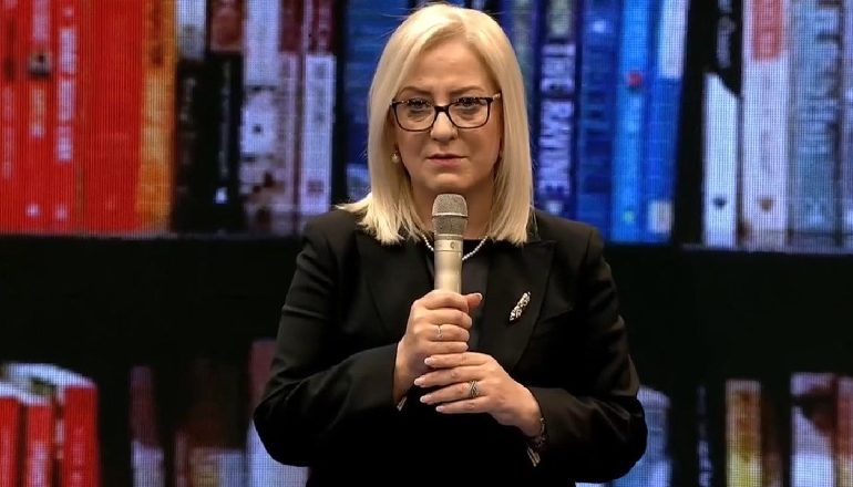 “SOLLËM KURIKUL TË STANDARTEVE EUROPIANE”/ Lindita Nikolla: 5 mijë mësues ishin pa arsim përkatës,ne ndërtuam…