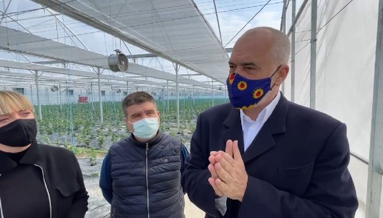 VIZITË NË SERËN E FERMERIT NGA FIERI/ Rama: Në mandatin e tretë synojmë të kapin 1 miliardë euro nga prodhimet bujqësore