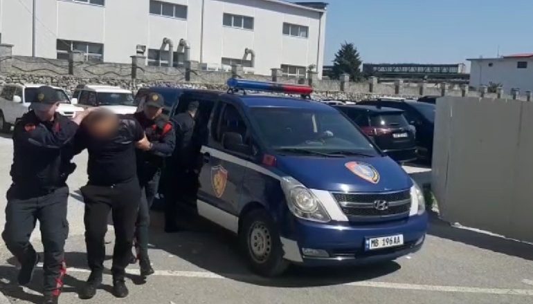 KRYENTE AKTIVITET TË PALIGJSHËM/ Organizonte lojëra fati përmes celularit, arrestohet pronari i lokalit në Berat
