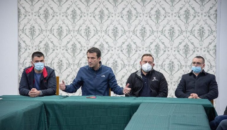 IRONIA/ Veliaj nga Rrogozhina: Luli, kukull në duart e Ilir Metës! Nuk voton dot as veten sepse i ka skaduar karta e identitetit