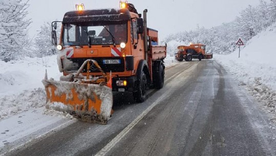 RESHJE DËBORE NË VEND/ ARRSH njofton mbi gjendjen e akseve kombëtare. Rrugët ku qarkullohet me zinxhirë