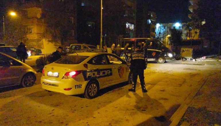 SHERR NË TIRANË/ Konflikt mes dy personave tek “21-Dhjetori”, njëri prej tyre nxjerr armën dhe qëllon në ajër