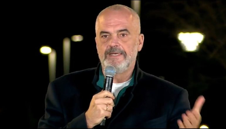 25 PRILLI/ Rama: Rindërtimi dhe pandemia s’mund të lihen në duart e të paaftëve. Basha la në mes të ftohtit njerëzit që…