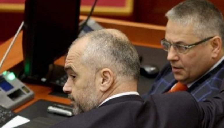 NDAHET NGA JETA BASHKIM FINO/ Rama mesazh prekës: E pabesueshme, miku im nuk jeton më…