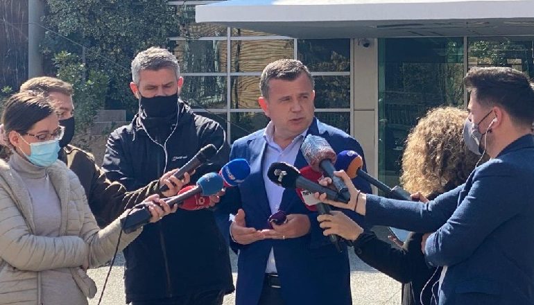 ZGJEDHJET E 25 PRILLIT/ Balla: Modeli i Kosovës, perfekt për fletën e votimit! Vota e emigrantëve…