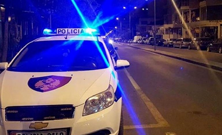 E RËNDË/ Një i moshuar gjendet i vdekur në një parking makinash në Tiranë, dyshohet…