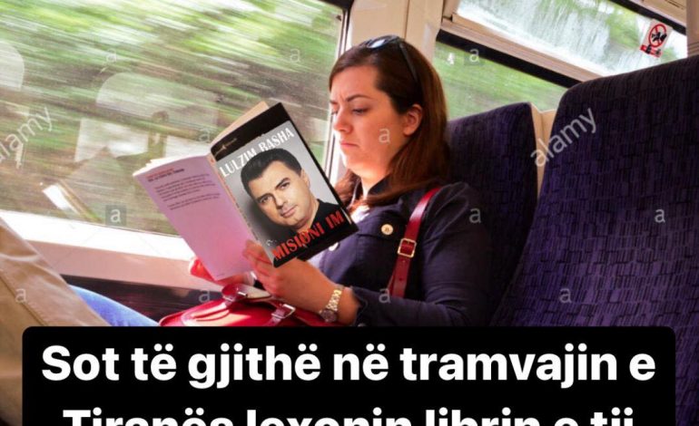 Sot në “tramvajin” e Tiranës, po lexohej libri i… Lulzim Bashës!