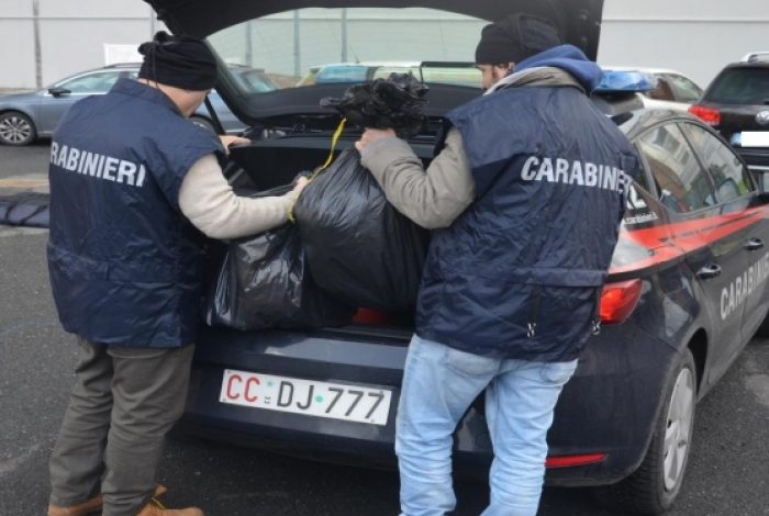 ARRESTOHET ÇIFTI SHQIPTAR NË ITALI/ U kapën me 12 kg kokainë të fshehur në makinë, detaji që i nxorri zbuluar