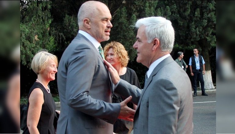 LISTA E 25 PRILLIT/ Reagon për herë të parë Fatmir Xhafaj: Asnjë luftë s’do të mbetet në mes…