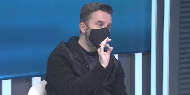 VLERËSON POLITIKANËT/ Braçe: Më ka marrë malli për Jozefinën në Parlament, Rama…