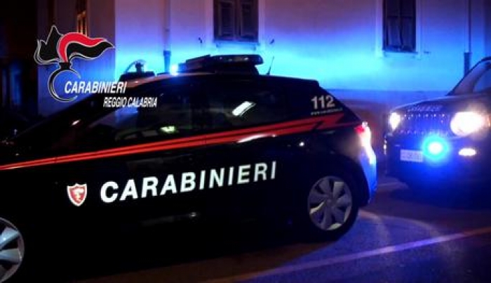 VRAU NJË PERSON ME AFTËSI TË KUFIZUARA DHE PËRDHUNOI…/ Arrestohet magjistari në Itali, si i bindte njerëzit për fuqitë e…