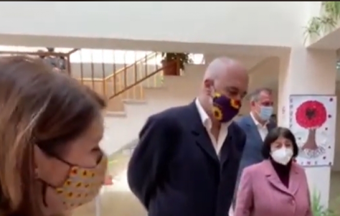 KORONAVIRUSI/ Rama me Silva Binon zbulojnë se pse ndodhin trompozat pas vaksinimit: Kanë ardhur nga kontraceptivët