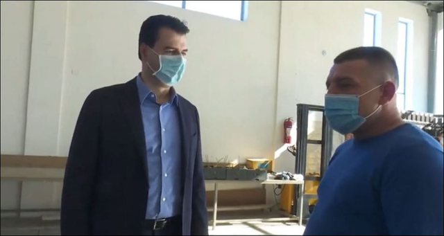 “KAM VEPRA, JO FJALË”/ Fermeri nuk ia kursen Bashës: Nuk ta kam besën as ty…