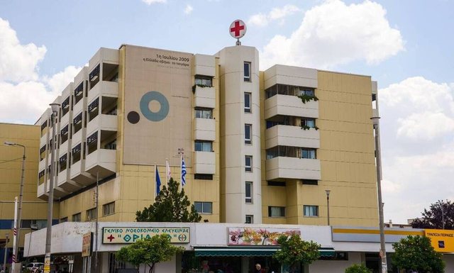 E RËNDË NË GREQI/ Mjeku i infektuar me Covid hidhet nga kati i tretë i spitalit
