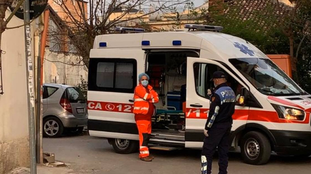 E RËNDË/ Gjendet i vdekur 60-vjeçari me Covid në Librazhd, dyshohet të…
