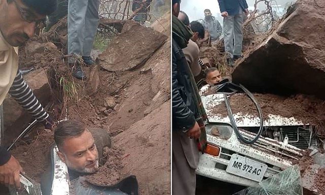 SHKËMBI I MADHE BIE MBI MAKINË NË PAKISTAN/ Shoferi shpëton për centimetra, vdesin 3 pasagjerët (FOTO)