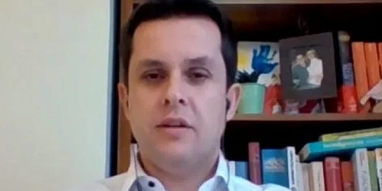 PANDEMIA NË SHQIPËRI/ Epidemiologu Alimehmeti: Mos u tmerroni nga lajmet e riinfektimit, por…