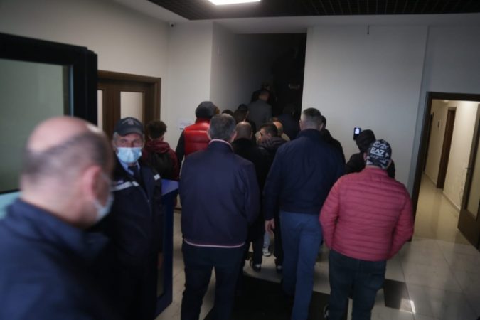 PËRPLASJA PËR ZYRAT/ Policia Bashkiake e Tiranës: FRD ka zënë pronën, të lirohet vullnetarisht ose…(AKTKONSTATIMI)