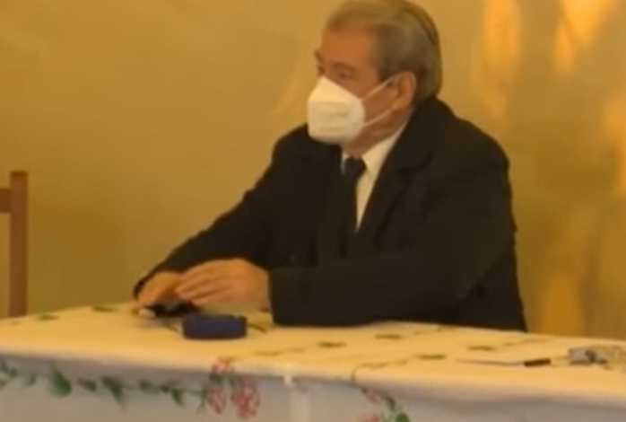 SFIDON COVIDIN/ Berisha vizitë në shtëpinë e Salës: Akti i Arjanit…