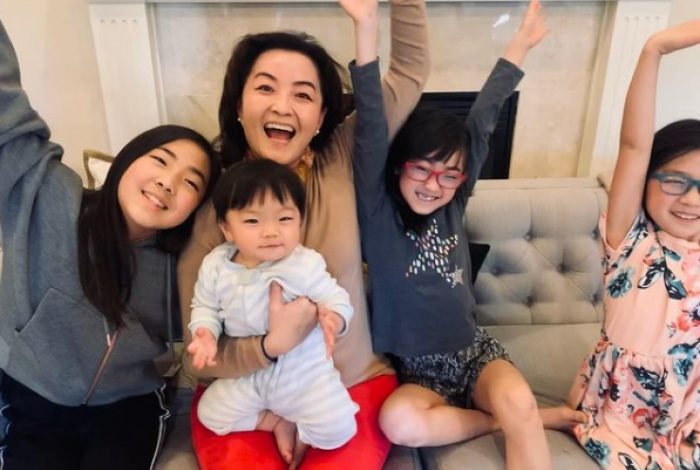 SI RRALLËHERË/ Yuri Kim publikon FOTO me mbesat e saj, ka një mesazh për të gjitha gratë