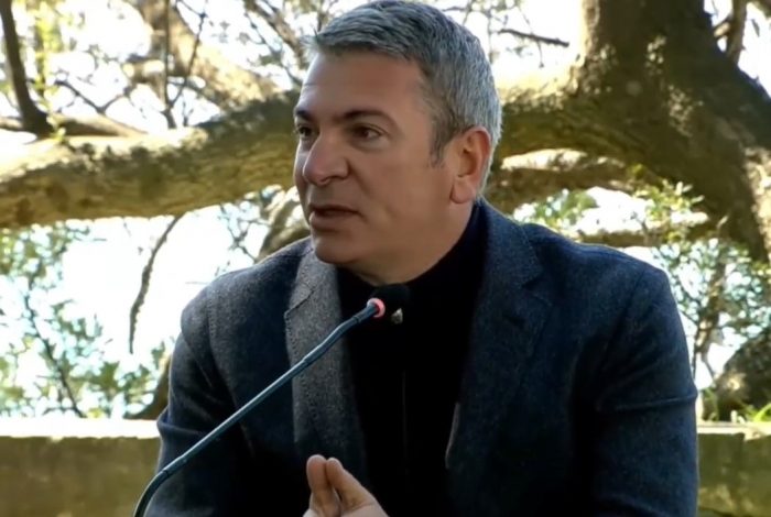 “JENI NJË EKIP QË S´KA HIERARKI”/ Damian Gjiknuri prezanton kandidatët e PS, i drejtohet Ramës: Unë dhe ti jemi në fund…