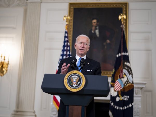 COVID-19/ Biden: Në fund të majit SHBA do të kenë vaksina për të gjithë të rriturit