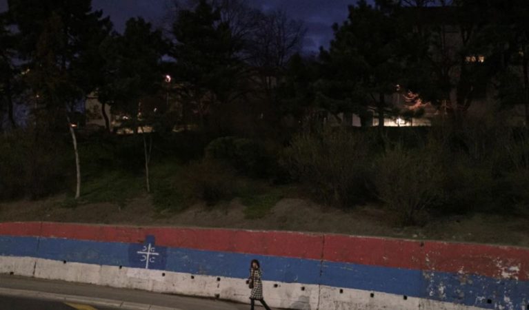 PANDEMIA/ Rritja e numrit të infektimeve, Serbia MBYLL dyqanet e restorantet në fundjavë