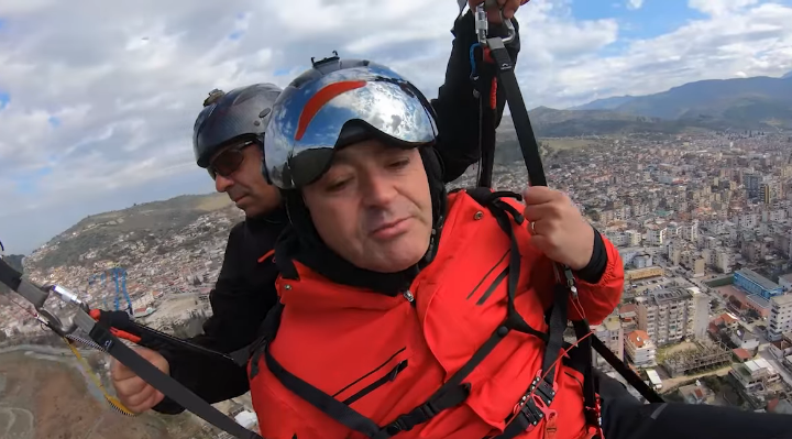 25 PRILLI/ Klosi shpalos programin e turizmit nga ajri në Berat: Rrisim numrin e turistëve në qytet (VIDEO)