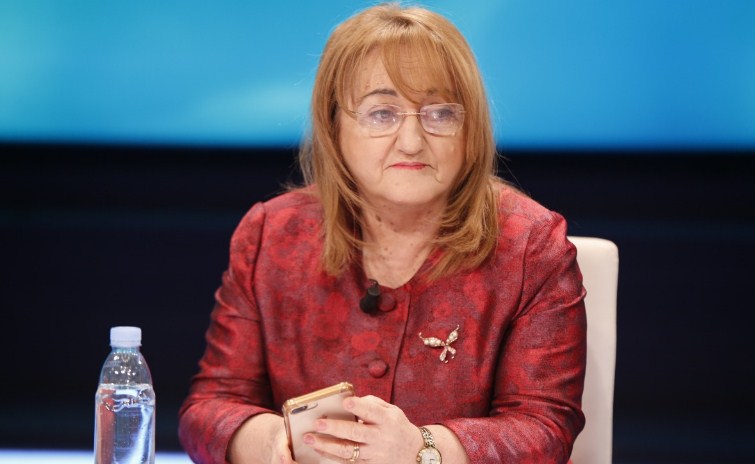 VAKSINIMI ME AstraZeneca NË SHQIPËRI/ Komiteti merr VENDIMIN, e konfirmon Rakacolli