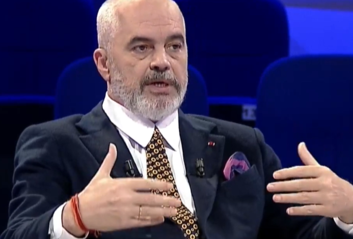 PERPLASJET NË ELBASAN/ Rama: Basha s’ka karakter, mblodhi një grup legenash! Dhe Berisha se ka bërë ndonjëherë