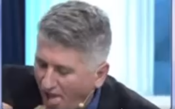 PLAS KEQ DEBATI/ Mezini sulmon ashpër Gjekmarkajn: Idiot pevers. Deri dje pije verë me Ramën tani ha mish me…