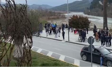 NJË TJETËR QYTET “BRAKTIS” BASHËN/ VIDEO nga Berati që nxjerr blof “spektaklin” e kryeopozitarit