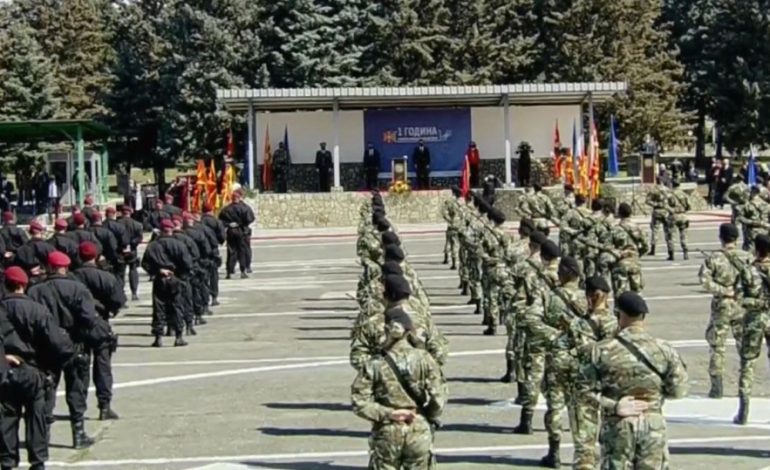 CEREMONIA/ Maqedonia e Veriut feston 1-vjetorin e anëtarësimit në NATO