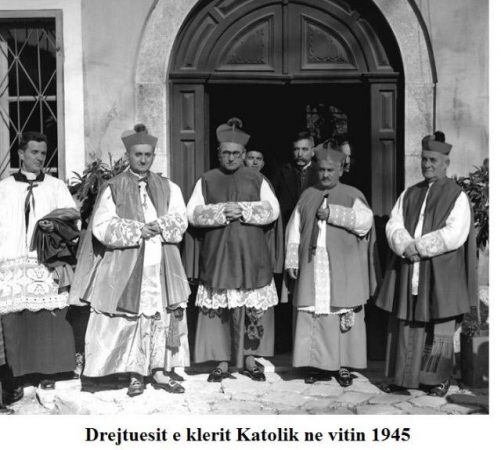 DOSSIER/ Promemoria e Padër Mëshkallës për Mehmet Shehun: As armiku ma i tërbuem, s’ka muejt me u ba një propagandë…
