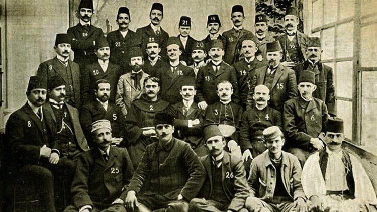 DOSSIER/ Dëshmia e nipit të beut elbasanas: Gjyshi shoqëroi Ismail Qemalin në Vlorë, u emërua kryesekretar…