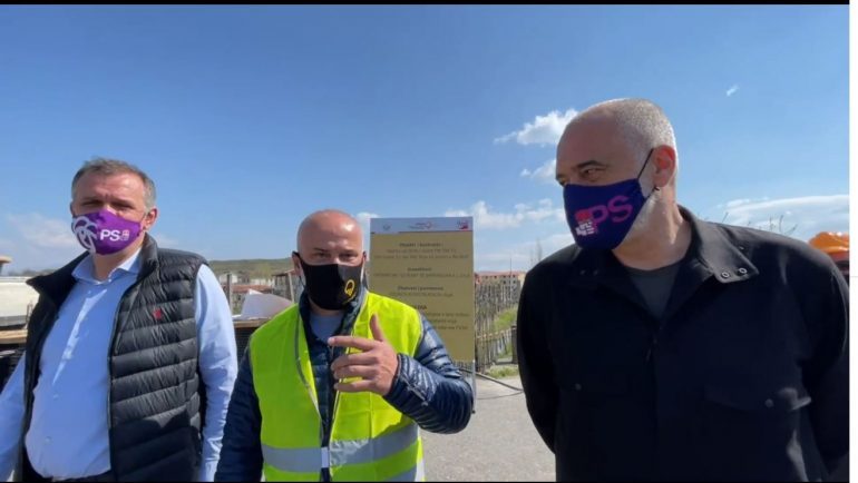 “LINJAT ELEKTRIKE KANË…”/ Rama në Bërdicë të Shkodrës: Gjithçka është e re, investimet e OSHEE-së vazhdojnë