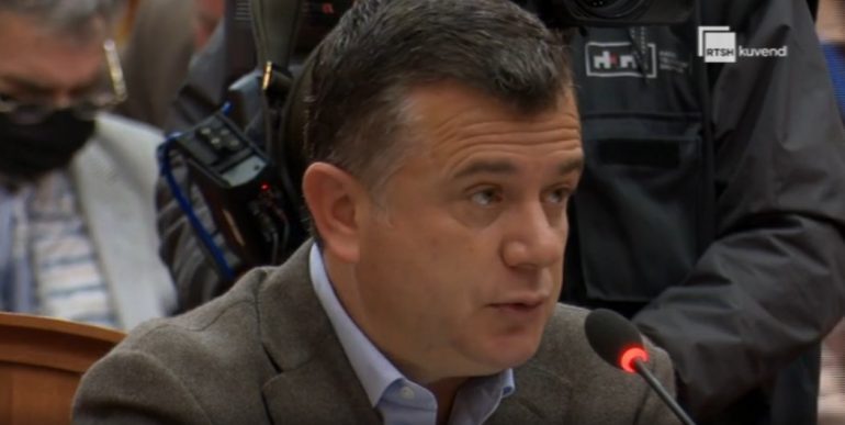 KËRKON FUTJEN E 10 PROJEKTLIGJEVE NË RENDIN E DITËS NË LUVEND/ Balla: Rrisin efektivitetin, ndihmojnë ecjen…