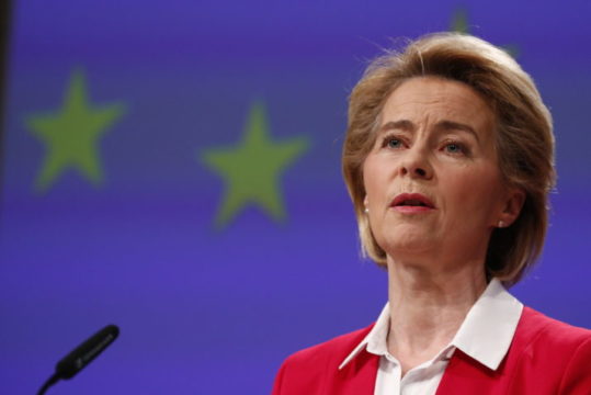 PANDEMIA/ Von der Leyen: Nuk mund t`i ndajmë vaksinat me vendet e varfra!