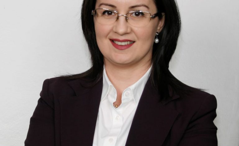 “GRATË JANË FORCË EMANCIPUESE”/ Shpresa Marnoj, kandidatja e PS që kërkon të përfaqësojë Kurbinin në Kuvendin e Shqipërisë