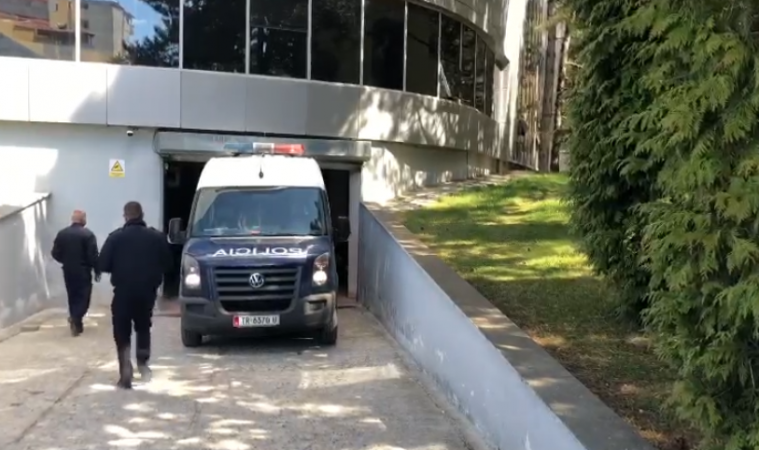 KËRKON ZBUTJEN E SIGURISË NË BURG/ Shtyhet seanca për Zani Çaushin në Gjykatën e Korçës. Arsyeja