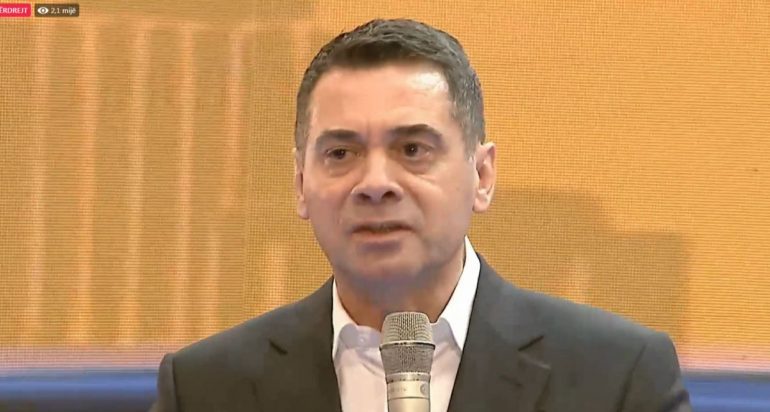 “PSEUDOPROGRAMI I PD NUK PËRMBAN…”/ Ahmetaj: Vaksinimi po ecën me ritme të shpejta, brenda qershorit përfundon…