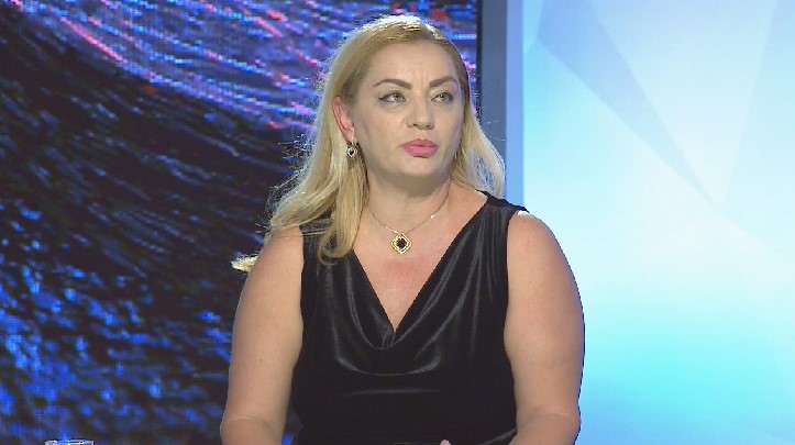 ÇUDIT Albana Vokshi: Kush po pyet për Covid, rëndësi ka të largojmë virusin Edi Rama