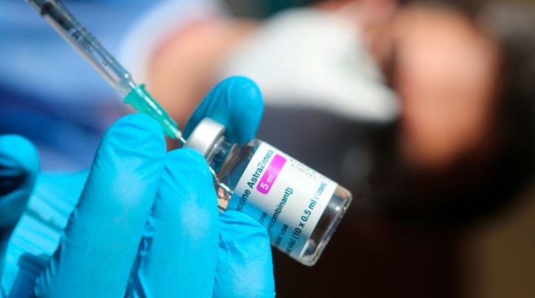 KORONAVIRUSI/ Komiteti merr vendimin: Të vazhdojë vaksinimi me AstraZeneca në Shqipëri