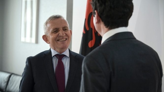 TAKOHET ME KURTIN/ Ambasadori Minxhozi: Avancimi i raporteve, temë kryesore e diskutimit