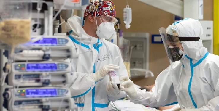 PANDEMIA NË ITALI/ Ulje e numrit të viktimave, por rritje e dukshme e shtrimeve në spitale