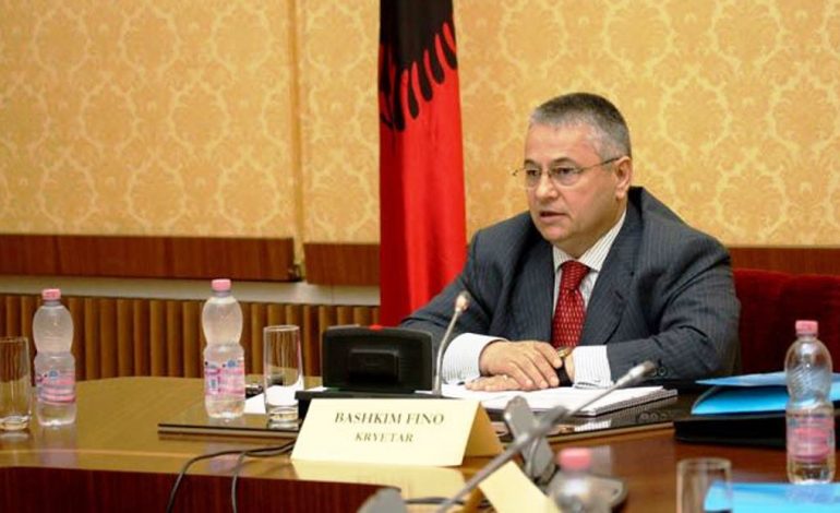 HUMBI JETËN NGA COVID-19/ Kuvendi njofton për homazhe në nder të deputetit Bashkim Fino. Ja kur mbahet