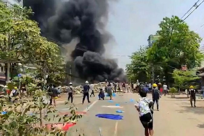 PËRGJAKET MIANMAR/ 90 të vrarë vetëm në protestat e të shtunës